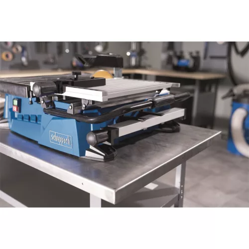 Scheppach WTS 2000 csempevágó és burkolatvágó gép tolóasztallal, 900 W, 180 mm
