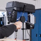 Scheppach TBM 250 Vario oszlopos fúrógép 600 W, keresztlézer, digitális kijelző