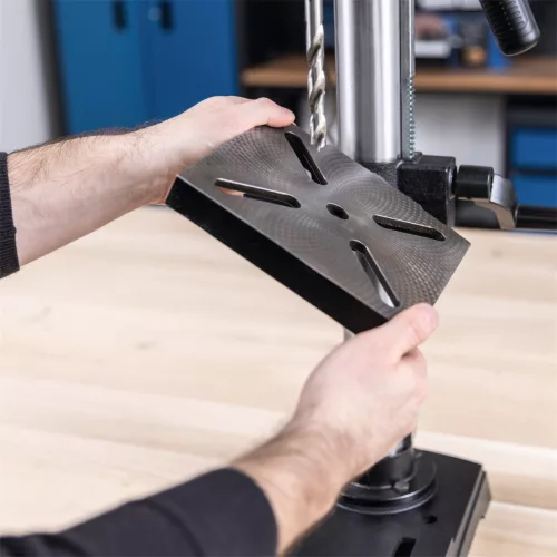 Scheppach TBM 250 Vario oszlopos fúrógép 600 W, keresztlézer, digitális kijelző