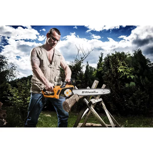 Riwall PRO RECS 2440 elektromos láncfűrész 2400 W, 40 cm, Oregon lánccal, láncfékkel